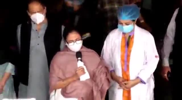 सौरव गांगुली को देखने अस्पताल पहुंची मुख्यमंत्री ममता बनर्जी...

#SouravGanguly #MamtaBanerjee