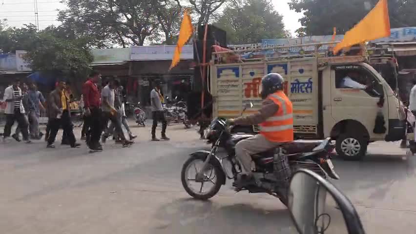 जावद: सांवलिया सेठ मंडफिया के लिए निकली पैदल यात्रा, भजनों की धुन पर जुमते निकले श्रद्धालू
#sanwaliyaseth #JawadNews