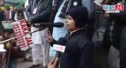 एक बार जरूर सुने।
इस नन्ही बच्ची के जज़्बातों को सलाम। 

#किसान_विरोधी_कानून_वापस_लो