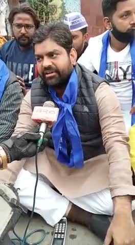 मेरठ: #गाजियाबाद जैसी घटना को देखते हुए #लल्लापुरा_मेरठ #शमशान_घाट की #जर्जर_हालत को देखते हुए #बदर_अली भाई का #धरना_प्रदर्शन