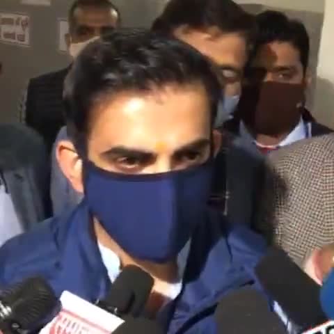 दिल्ली की पहली जनरसोई गांधी नगर में ज़रूरतमंदों को सिर्फ 1 रुपये में खाना खिला रही है.
#JanRasoi #GautamGambhir #Delhi