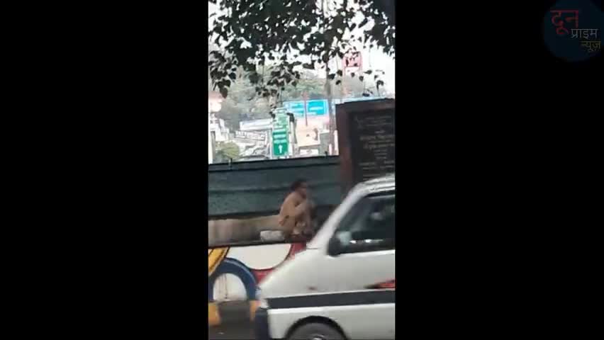 देहरादून: देहरादून के घंटा घर को ही अपना घर बना  रही इस महिला की कहानी आपको रुला देगी।
#देहरादून #घंटाघर