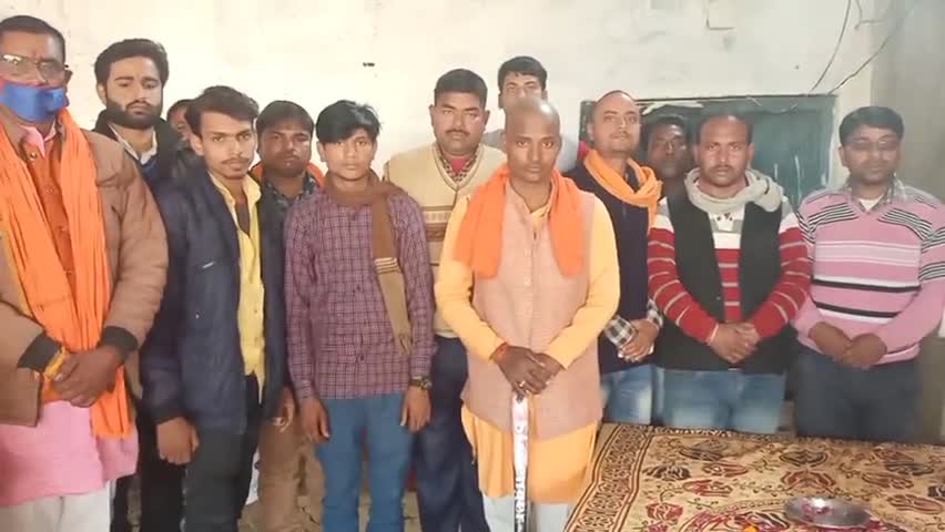इकौना: इकौना बाईपास स्थित कार्यालय पर हिन्दू युवा वाहिनी ने देवीपाटन मंडल प्रभारी के निधन पर शोकसभा का किया आयोजन #शोक_सभा