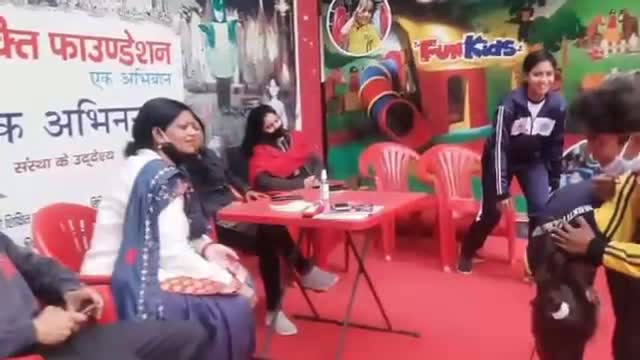 #मिशन शक्ति......एक संकल्प
#सशक्त नारी, सशक्त समाज
 महिलाओं को आत्मरक्षा के गुर सिखाती हुई प्रशिक्षिका दीप्ति पुरोहित