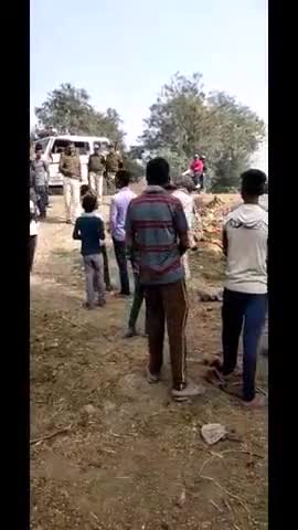 नारायणपुर: बीरबन्ना NH 31 पर ट्रक के झटके से मोटरसाइकिल असंतुलित हुआ।चालक,बच्ची #जख्मी।