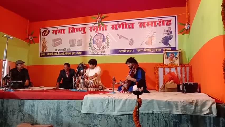 #सराय । गंगा विष्णु स्मृति समारोह में गीत संगीत की सुमधुर धारा में शामिल होकर लोगों ने श्रद्धांजलि अर्पित की।