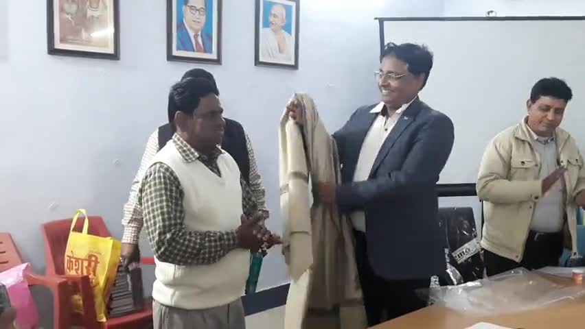 बोआरीजोर: बोआरीजोर में बीडीओ ने कार्यक्रम आयोजित कर सफाई कर्मचारियों को किया सम्मानित, अंग वस्त्र और शॉल किया भेंट #सम्मान_समारोह