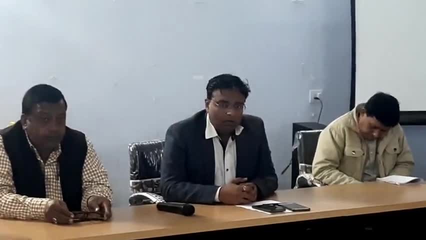 बोआरीजोर: बोआरीजोर मे बीडीओ ने किया कर्मियों संग समीक्षा बैठक, जारी किये नए निर्देश #समीक्षा_बैठक