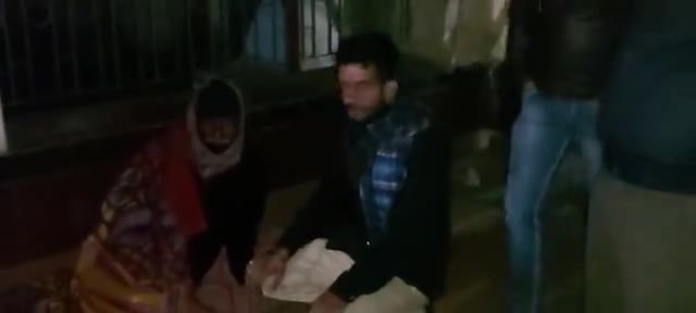 रात्रि में #रामगढ़ जिला के विभिन्न क्षेत्रों में जरूरतमंदों के बीच कंबल वितरण।
#ApkeLiyeApkaPutush #आप_के_लिए_आपका_पुटूस