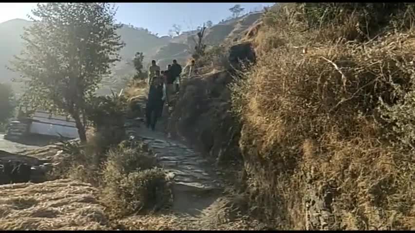 रेणुका: कांग्रेस समर्थित #जिला परिषद प्रत्याशी लता भारद्वाज ने #संगड़ाह की अंधेरी व लुधियाना पंचायतों में किया प्रचार