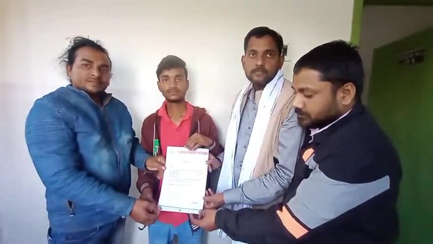 जिल्ला देबघर सदस्य नियुक्ति पत्र देते हुए, यूथ इंडिया डेवेलपमेंट बोर्ड के पदाधिकारि #मनोज #अभिषेक जी