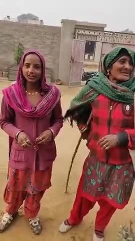 लोहड़ी की बधाई गीत के माध्यम से दी 
आप भी इसी गीत को सुनकर इनकी बधाई स्वीकारें﻿ 
#happylohri