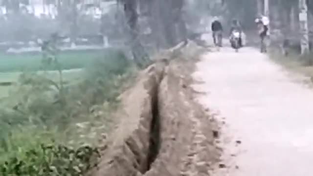 दरौंधा: बगौरा जानकी टोला में पंचायत मुखिया द्वारा नल जल कार्य के लिए कराई जा रही गड्ढे की खुदाई तेजी से#नलजल