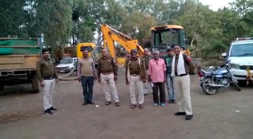 नटेरन: नटेरन के ग्राम मडिया ग्रोथ के पास अवैध खनन करने पर मामला #दर्ज
