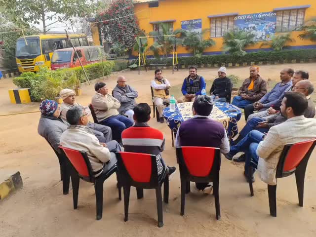 गढ़वा: शहर के नवादा मोड़ इस्थित उत्सव गार्डेन में स्वर्णकार समाज की बैठक सम्पन्न, पुरानी कमेटी हुई भंग#स्वर्णकार#समाज#बैठक