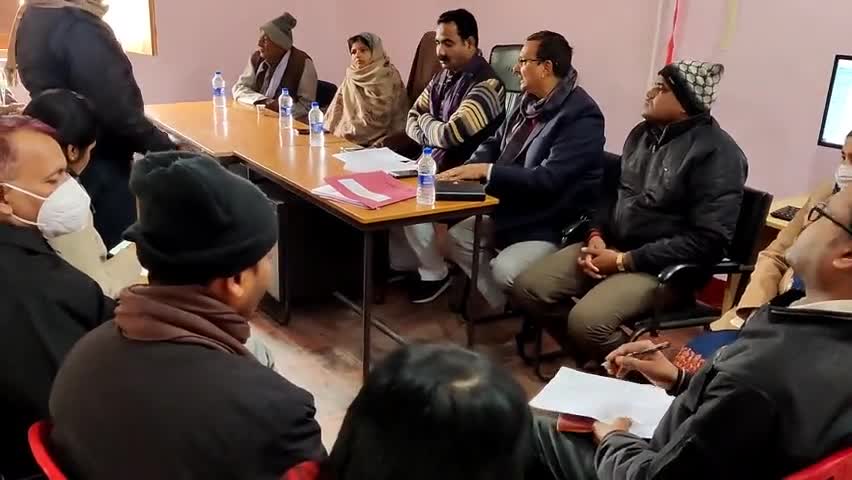 पंचायत समिति बैठक की अध्यक्षता करते हुए#प्रखण्ड प्रमुख मड़वन#