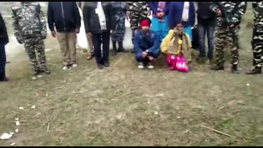 इटवा: कोटिया पुलिस व SSB की संयुक्त टीम ने एक नेपाली युवति को मानव तस्कर से बचाकर वापस नेपाल भिजवाया  #सराहनीय