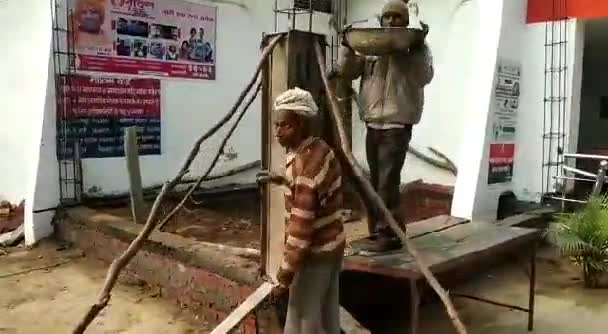 इटवा: थाना प्रभारी त्रिलोकपुर रणधीर कुमार मिश्रा के कुशल निर्देशन में थाने का हो रहा है काया-कल्प#सराहनीय_कार्य