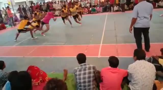 खेल के मैदान मे हुयी घटना से खिलाड़ी भाई की मृत्यु,  सुन कर मन दुखी हो गया।
ऐसे जबाज  को सत सत नमन💐😔
#kabddi