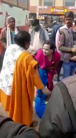 #जब एक असली #किन्नर ने नकली #किन्नर को पकड़ा हुआ बवाल?