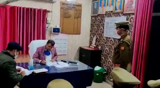 मोहनलालगंज: पुलिस कमिश्नर लखनऊ डीके ठाकुर ने देर रात मोहनलालगंज सर्किल का औचक निरीक्षण
#ggnewslive