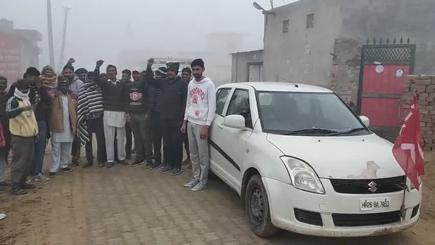 टिब्बी: आज टिब्बी तहसील के शाहजहांपुर बॉर्डर के लिए वामपंथी संगठनों ने ट्रेक्टर ट्राली रवाना की हरी झंडी दिखाकर#टिब्बी