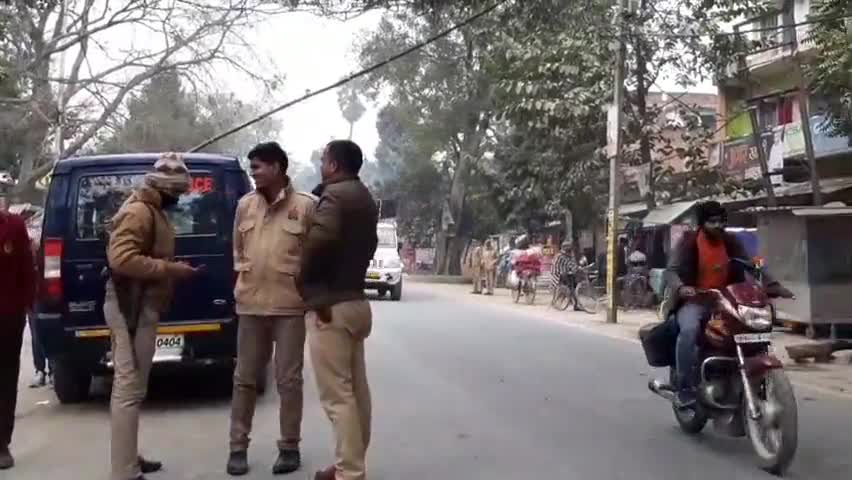 ज़मानिया: किसानों की ट्रैक्टर रैली को लेकर जमानियां पुलिस हुई अलर्ट, नगर के दो स्थानों पर लगाया बैरियर #ट्रैक्टर_रैली