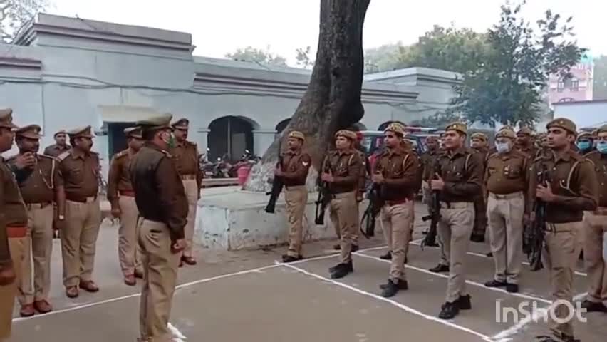 बिलग्राम: गणतंत्र दिवस पर कोतवाल सुनील सिंह ने किया ध्वजारोहण #पुलिसकर्मियों को देश की अखंडता बनाए रखने के लिए दिलाई शपथ।