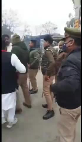 #किसानआंदोलन2020 #नही_चाहिये_भाजपा 

#समाजवादी_किसान_यात्रा

पुलिस से झड़प