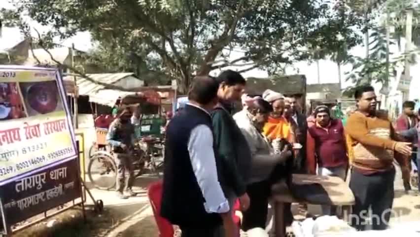 मुंगेर: आज जय बाबा भोलेनाथ सेवा संस्थान तारापुर के द्वारा असहाय महिला पुरुष को कंबल वितरित किया गया । #तारापुर #मुंगेर