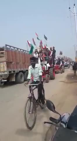 #ट्रैक्टर_रैली
कर्वी तहसील 
#हल्ला_बोल