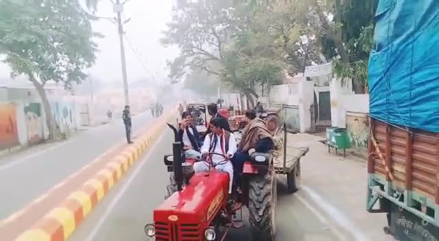 #किसान_विरोधी कानूनों के खिलाफ तहसील मवाना में ट्रैक्टर चला विरोध किया। #kisan #kisan_andolan #HimanshuSiddharth #किसान