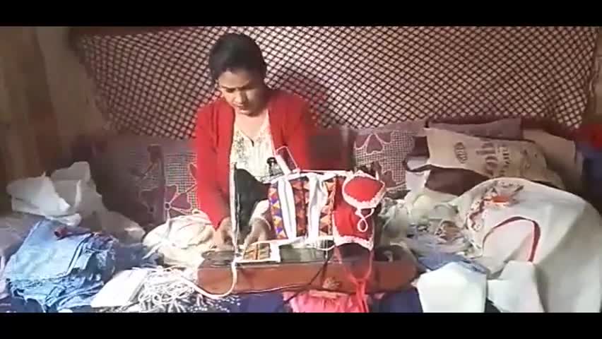 रेणुका: संगड़ाह की रीना चौहान को मिला #Corona #योद्धा #सम्मान पत्र

हिमाचल के शहरी विकास #मंत्री ने किया सम्मानित