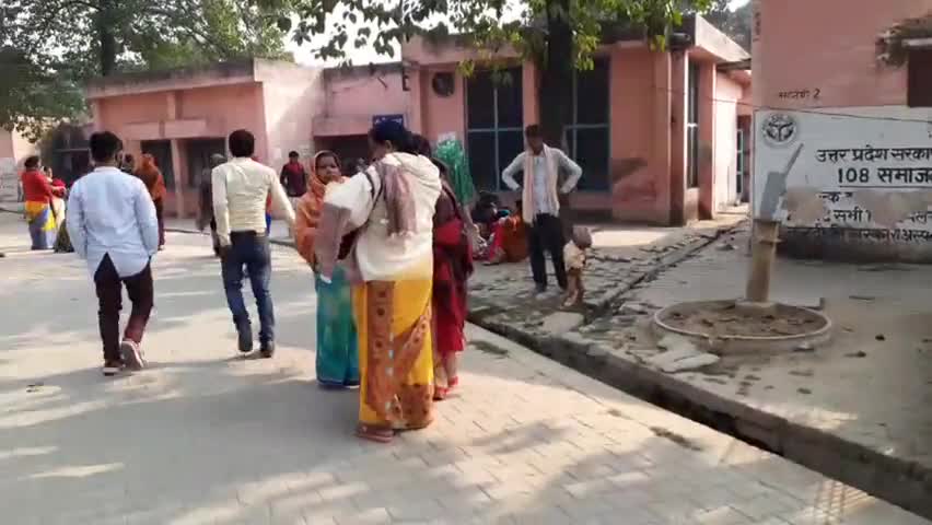 ज़मानिया: प्राथमिक स्वास्थ्य केंद्र जमानियां पर 65 महिलाओं ने कराई नसबंदी #परिवार_नियोजन
