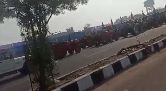 कृषि कानून के खिलाफ कोटा के किसानों ने निकाली मेगा ट्रैक्‍टर रैली ।
#farmlaws #kisaan #news #tractorrally 
#trend #kota