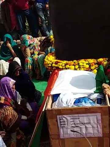 औरैया: लदाख में हुआ शहीद जवान, श्रद्धांजलि की अंतिम विधि की गयी ,#bidhuna #auraiya #bidhunaauraiya #pubicopenion