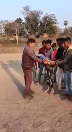 खेलना जरूरी है 
तन की स्फूर्ति व मन के विकास के लिए 
#स्वास्थ