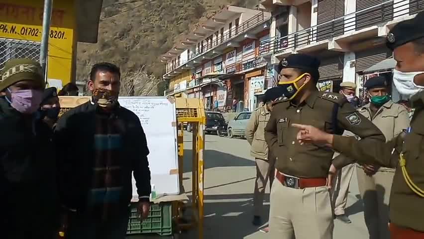 रेणुका: #DSP संगड़ाह शक्ति सिंह ने अवैध खनन के लिए किए 9 #वाहनों के चालान

₹ 40,500 जुर्माना वसूला