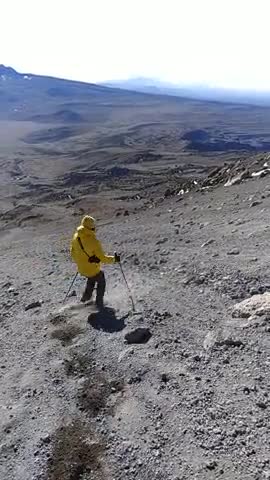 Tufaano ke beech dag magana Nahi hai.
Mt. Kilimanjaro Africa's highest mountain.
#mountaineernitish #mountain #news