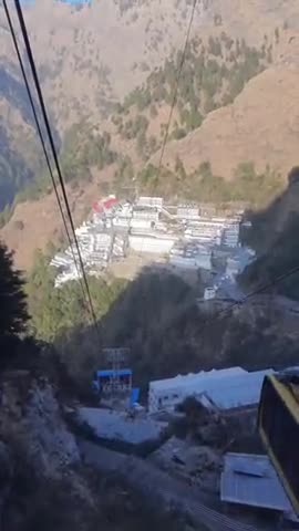 जय माता दी 🙏🏻🙏🏻
रोपवे द्वारा भैरव बाबा से नीचे भवन की और वापस आते हुए।
#vaishnodevi