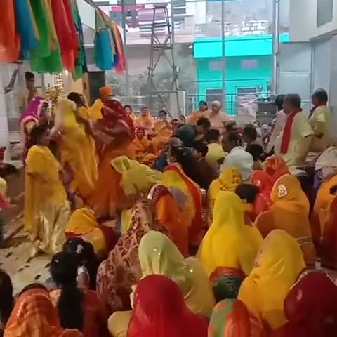 #बसंत पंचमी पर #फागउत्सव में महिलाओं ने बढ़ चढ़कर भाग लिया सुंदर कार्यक्रम लटियाल माता मंदिर में संपन्न हुआ