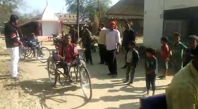 ##नरेन्द्र यादव प्रधान कोटियाचित्रा द्वारा ग्रामसभा के दिब्याग व्यक्तियों को ट्राई साइकिल का वितरण किया गया।।🇮🇳🇮🇳🇮