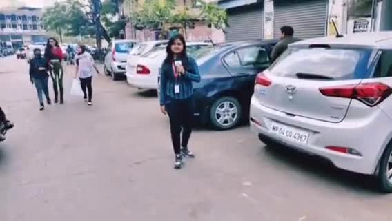 हुज़ूर: सभी अव्यवस्थित पार्क की गई गाड़ियों को सही जगह पर लाना है
#mpnagar #noparking
#thelokniti