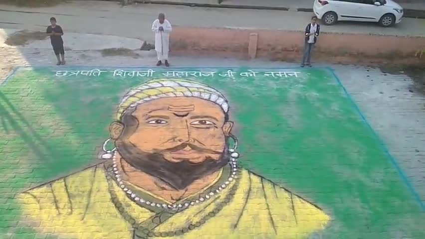 झज्जर: #छत्रपती_शिवाजी_महाराज जी की जयंती के पावन अवसर पर गाँव #Bhadana #Jhajjar की चौपाल से बेटी अंशुल शर्मा व उनके पिता मुकेश
