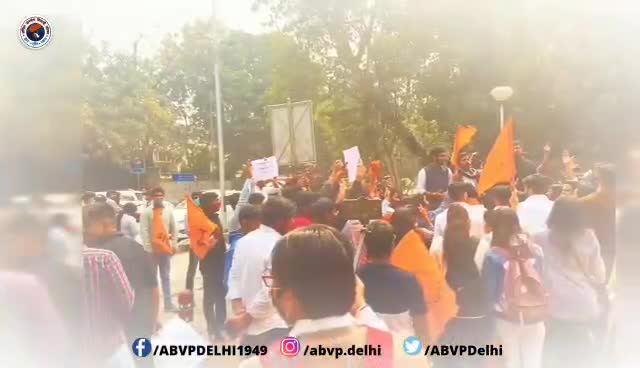 अभाविप दिल्ली द्वारा दिल्ली विवि और सभी पुस्तकालय खोलने सहित विभिन्न मांगों को लेकर जोरदार प्रदर्शन किया गया। #ABVP #DU