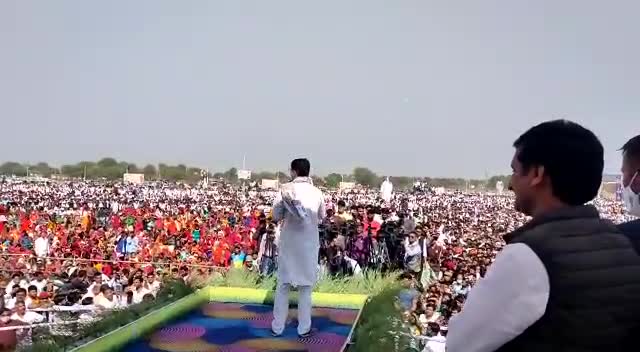 जयपुर के चाकसू में कांग्रेस नेता सचिन पायलट की किसान महापंचायत में उमड़ी भारी भीड़ 
#SachinPilot #KisanAandolan