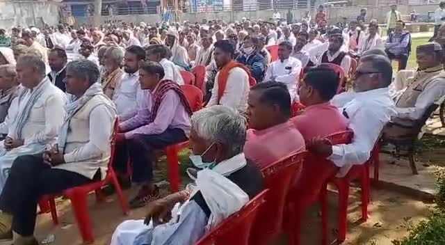 #किसानो_आंदोलन के समर्थन में कॉंग्रेस का #पैदल_मार्च।
संबोधित करते हुए पूर्व मंत्री व विधायक सग़ीर खान।