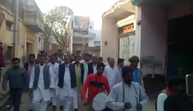 #मुज़फ्फरनगर
रालोद नेताओं का गॉवो में जोरदार स्वागत