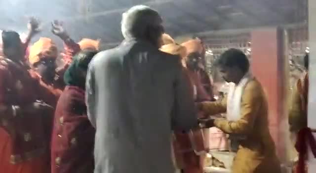 धनबाद/केंदुआडीह: संस्कार की मिसाल है विधायक ढुल्लू महतो/साबित्री देवी यज्ञ स्थल पर  विधि विधान से की परिक्रमा #dhullu  #jharkhandi_news