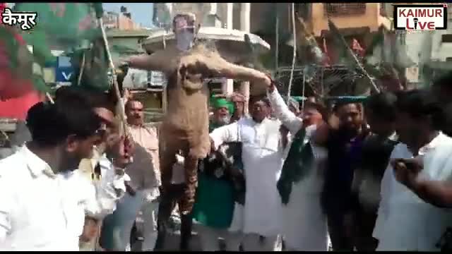 कैमूर :#पेट्रोल_डीजल_और_गैस_के_बढ़ते_दाम_विरोध_में_राजद_तथा_माले_ने_PM_मोद_का_पुतला_दहन_किया, #संजय_यादव_युवा_राजद_कुदरा